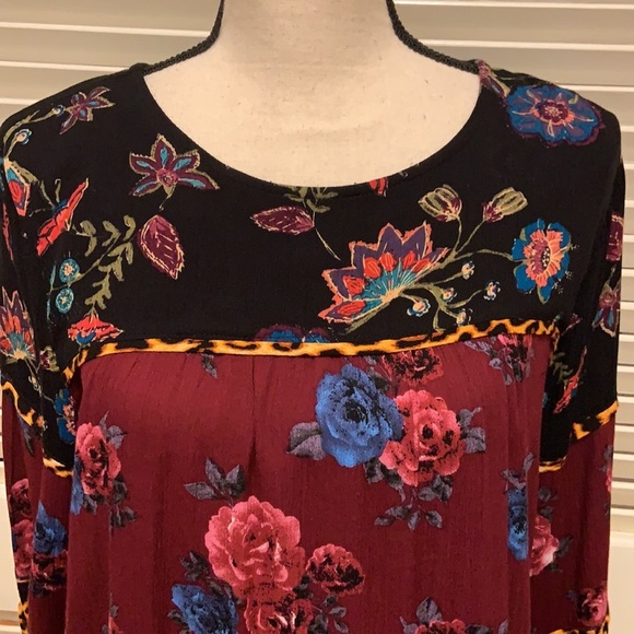 63. The Cutest Tunic Ever!!!  Caleaas Multi Media Tunic in Black Multi - Picture 3 of 16